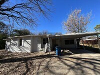 Building Photo - Beautiful Remodeled 3 Bed 2 Bath