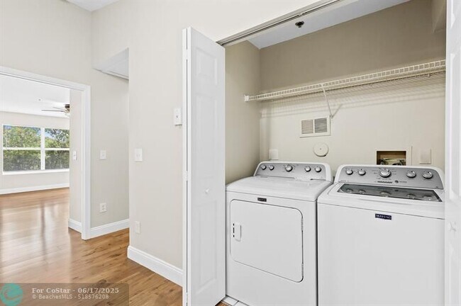 Building Photo - 5550 NW 61st St