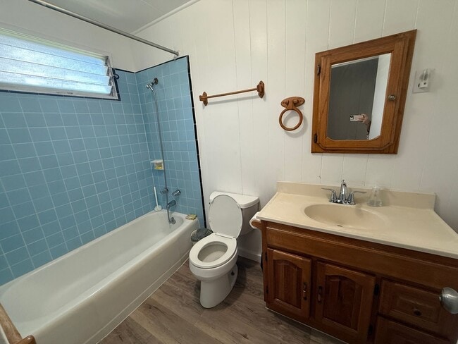 Building Photo - Aiea 3-bedroom 2 bath with 1 assigned parking