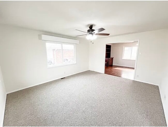 Building Photo - 143 Ramblewood Rd