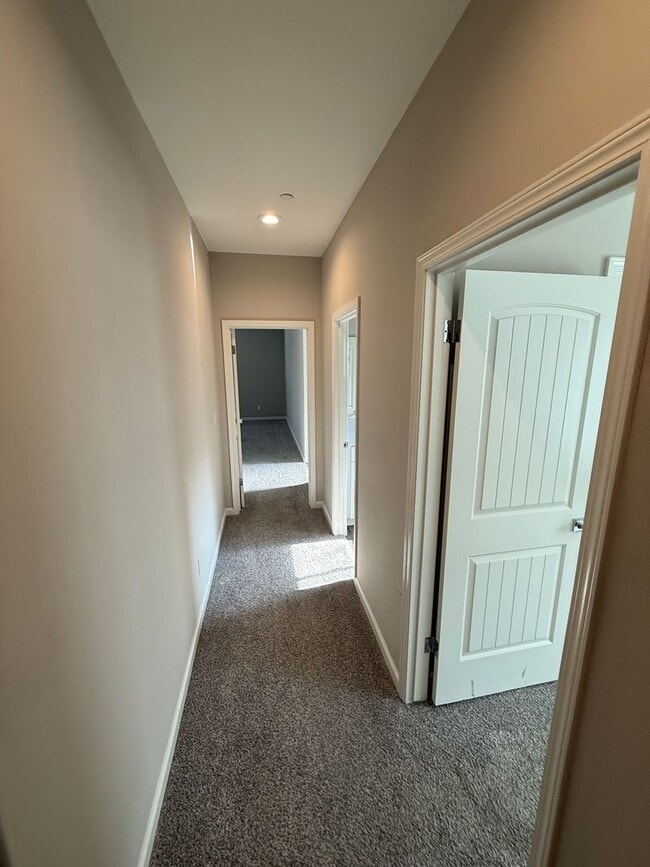 Building Photo - 6217 Curvy Hills Dr