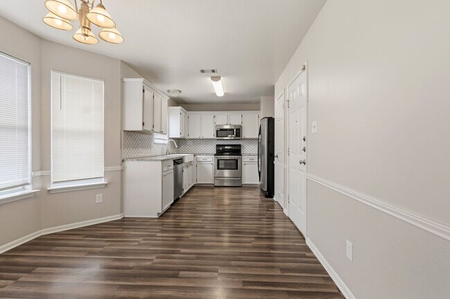 Building Photo - Spacious 2-Story with Loft, Fireplace & Covered Patio