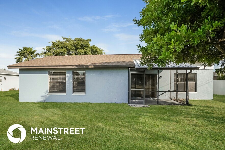 Building Photo - 220 SE 27th Terrace