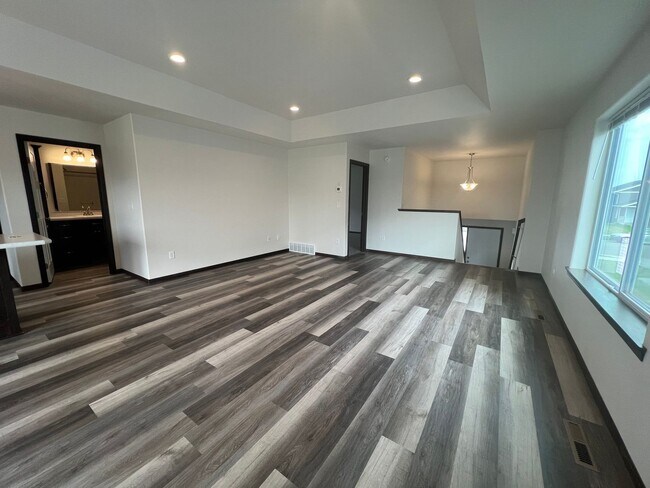 Building Photo - 3715 32nd St S