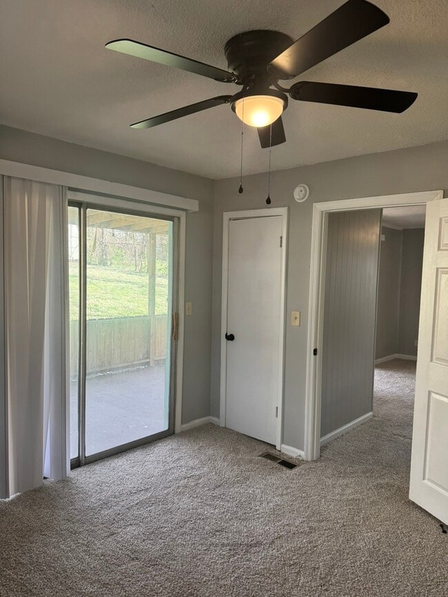 Building Photo - 1515 Rosedale Ave