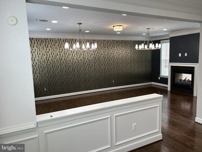 Building Photo - 4092 Sutherland Pl