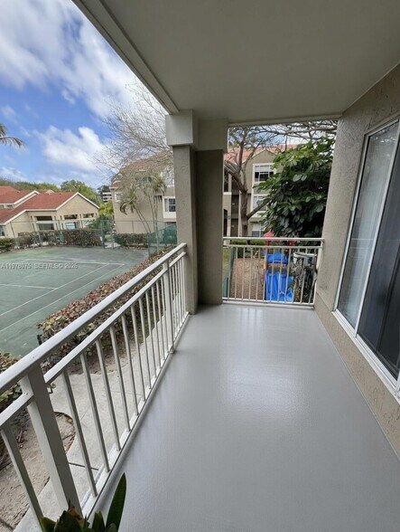 Building Photo - 1740 Palm Cove Blvd