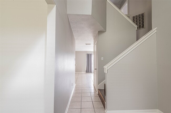 Building Photo - 5134 Cotter Ln