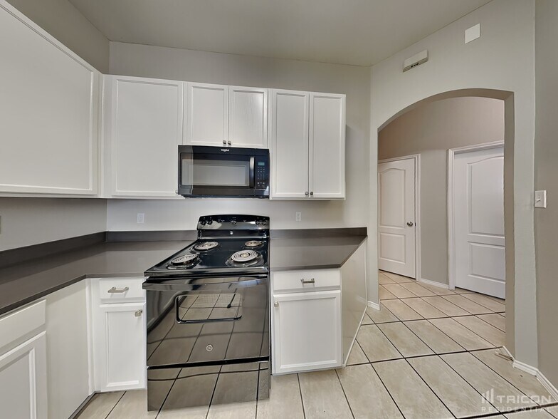 Building Photo - 2544 Taos Dr