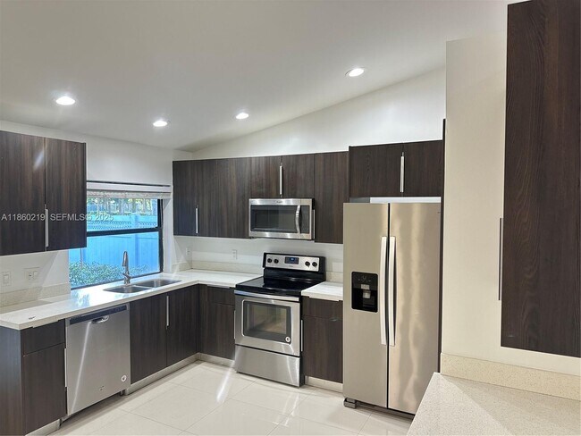 Building Photo - 3150 NW 94th Ave