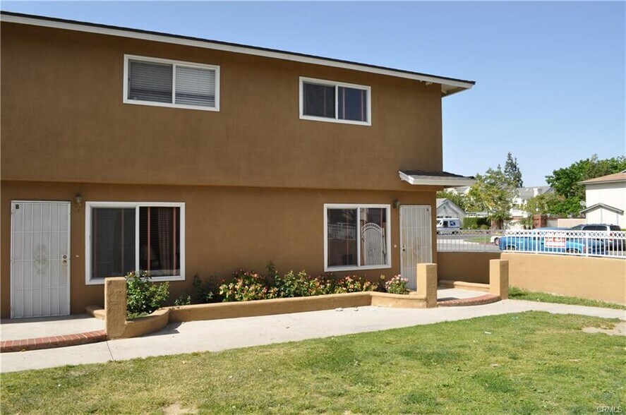 Building Photo - 586 Penrose Dr