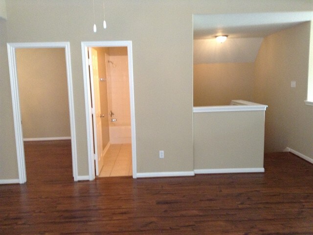 Building Photo - 1052 Shadow Glenn Dr