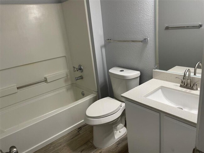 Building Photo - 2911 Donnell Dr