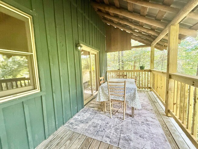 Building Photo - 221 Cutter Gap Rd