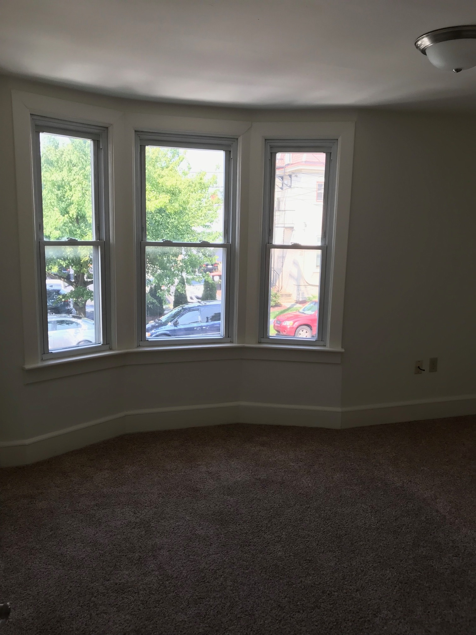 Building Photo - 536 Linden St