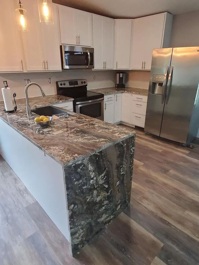 Building Photo - STAFFORD - 1 BEDROOM LOFT APARTMENT