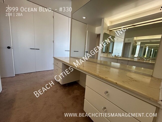 Building Photo - Large, Pet-Friendly Condo with Ocean Views...