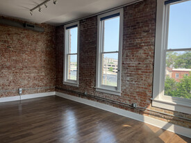 Building Photo - 148 W Broadway