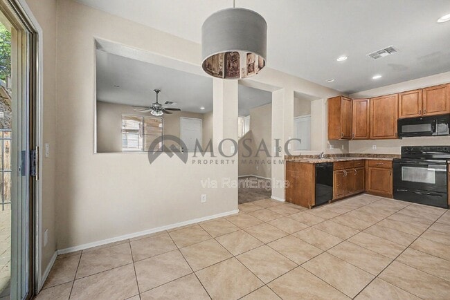 Building Photo - 3784 E Santa Fe Ln