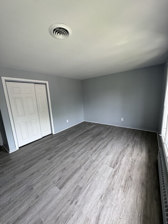 Building Photo - 3736 Woodford Ave NW