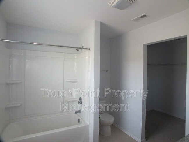 Building Photo - 2212 Atwell Glen Ln