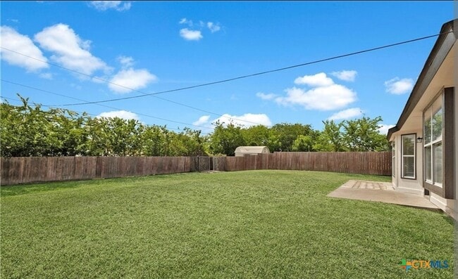 Building Photo - 2908 Southhill Dr