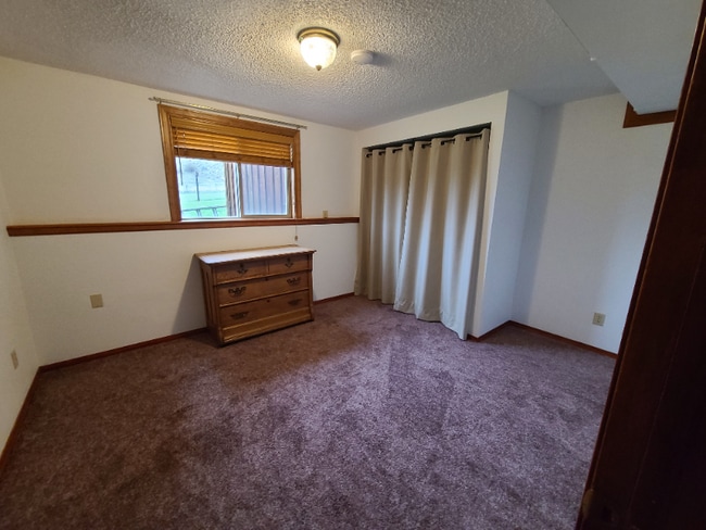 Building Photo - 9336 Miller Creek Rd
