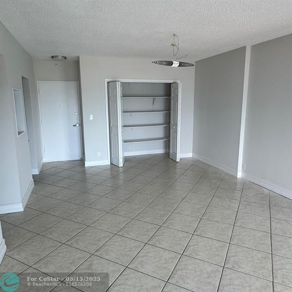 Building Photo - 1455 N Treasure Dr