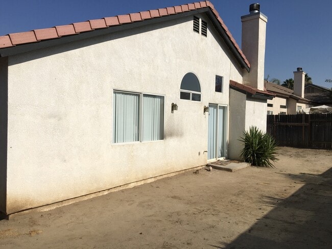 Building Photo - House
