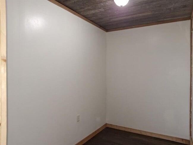 Building Photo - 103 W 35th St