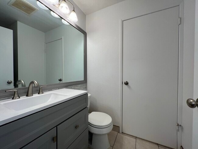 Building Photo - 480 Kenolio Rd