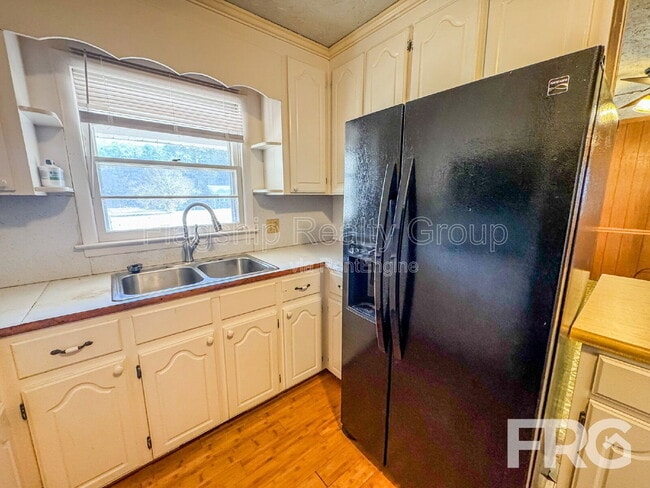 Building Photo - 124 Grant Dr