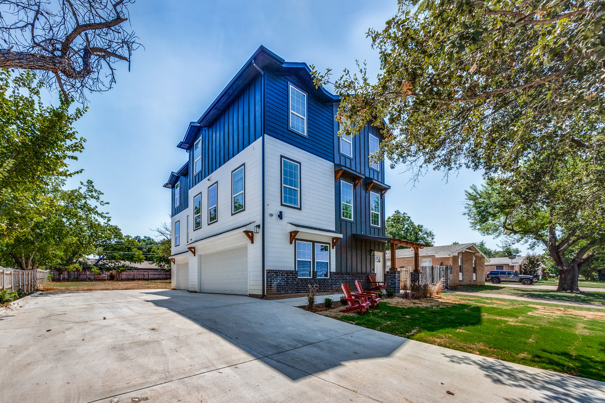 Building Photo - 511 N Davis Dr
