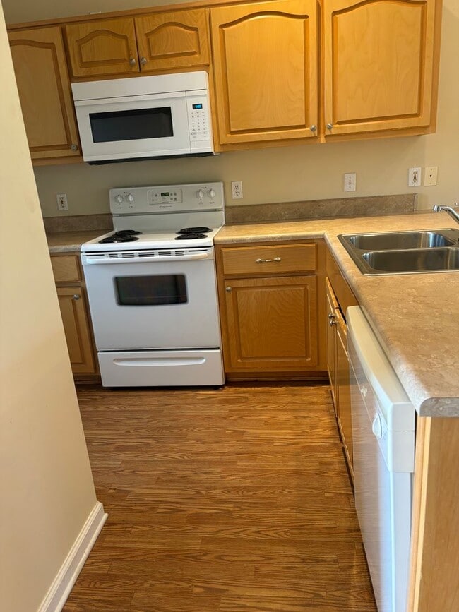 Building Photo - 3611 Eagle Ln