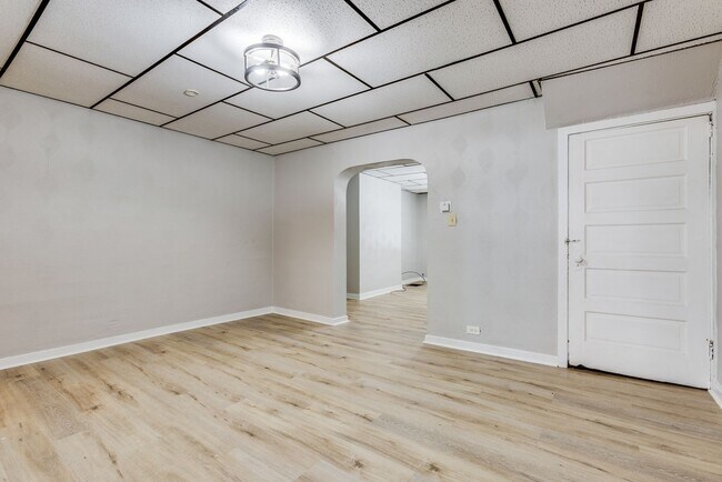 Building Photo - Brighton Heights 3 Bedroom Townhome