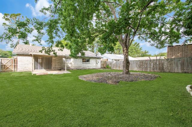 Building Photo - 5913 Maple Ln