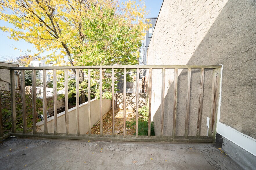 Building Photo - 2307 Fairmount Ave