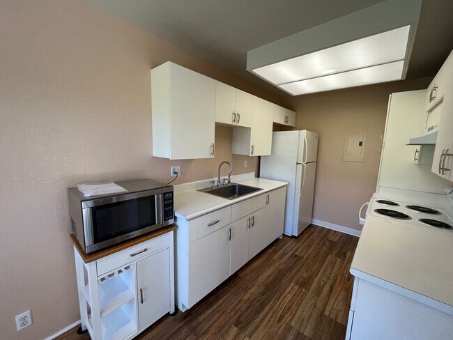 Building Photo - $2800, 2BR/1BA/2PKG, Crosspointe (Aiea/Hon...