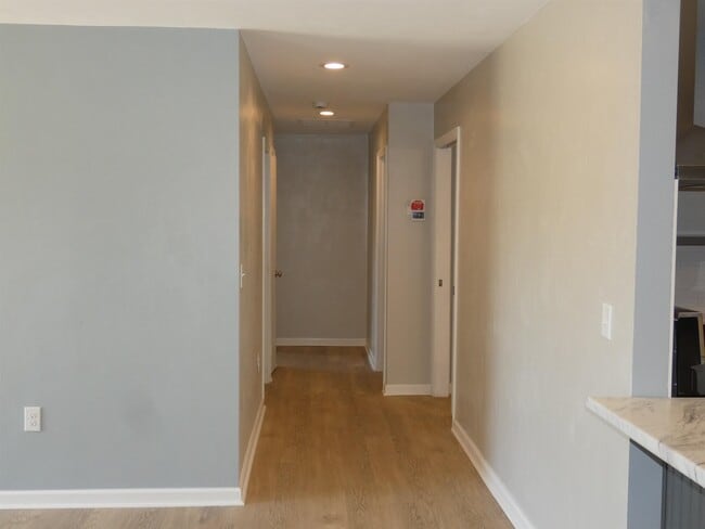 Building Photo - 1405 S Jefferson St