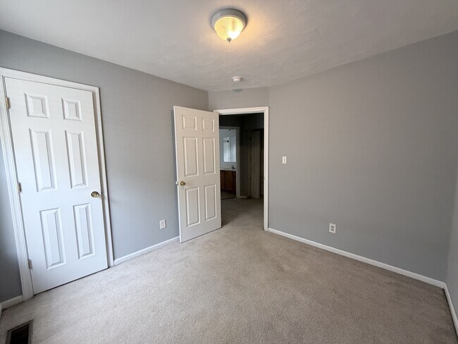 Building Photo - 4136 Everett St