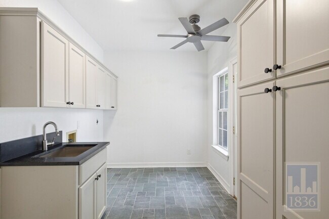 Building Photo - 41 Stillmeadow