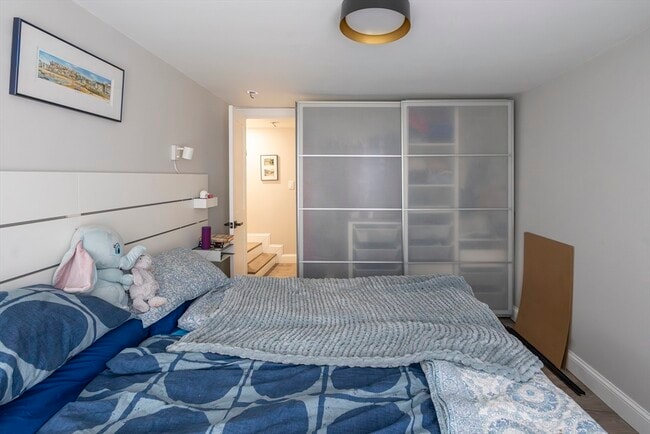 Building Photo - 36 Sargent Ave