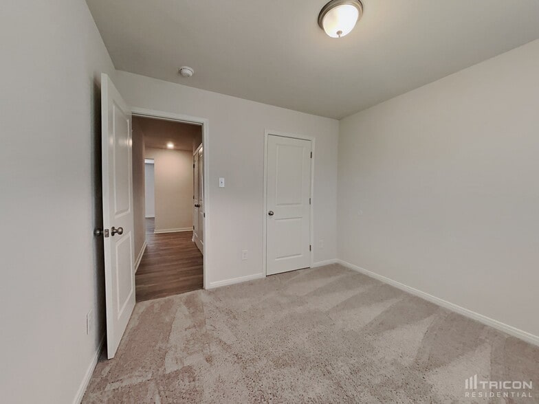 Building Photo - 15680 Del Norte Dr