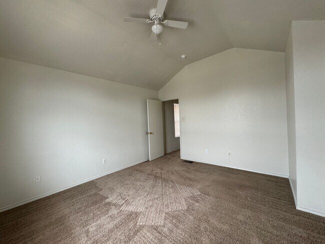 Building Photo - 4207 Deek Dr