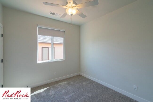Building Photo - Modern 3 Bedroom Single-Level Home in Vill...