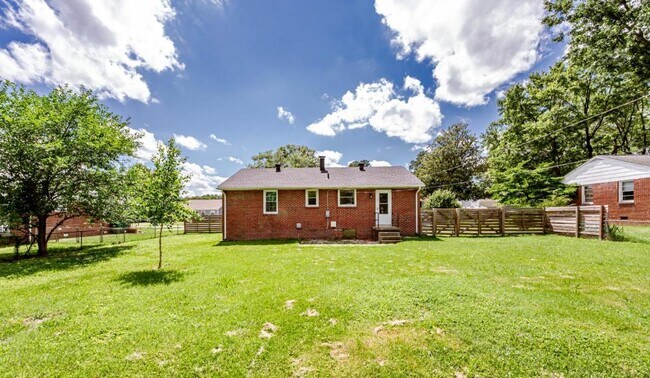 Building Photo - 9507 Stockbridge Dr