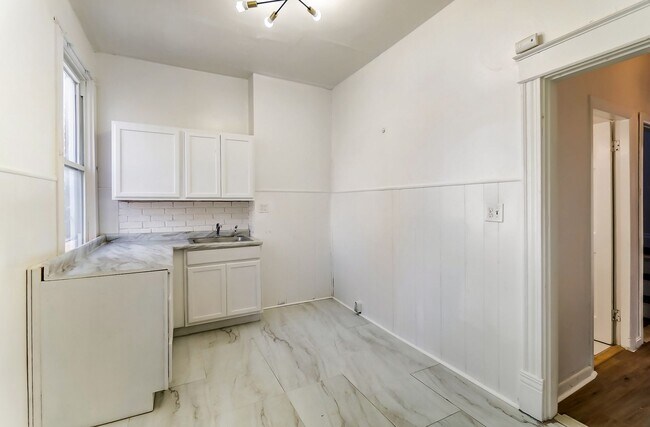 Building Photo - 2854 Shaffer Ave