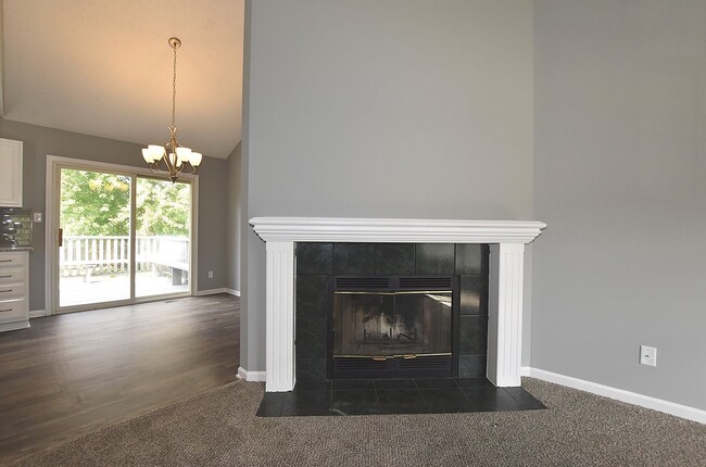 Building Photo - Three Bedroom House in Platte City