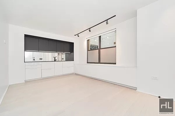 Building Photo - Madison Avenue