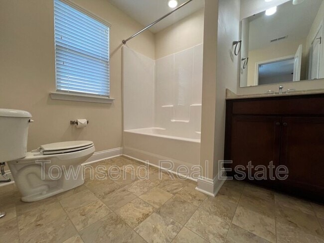 Building Photo - 4411 Low Oak Ct